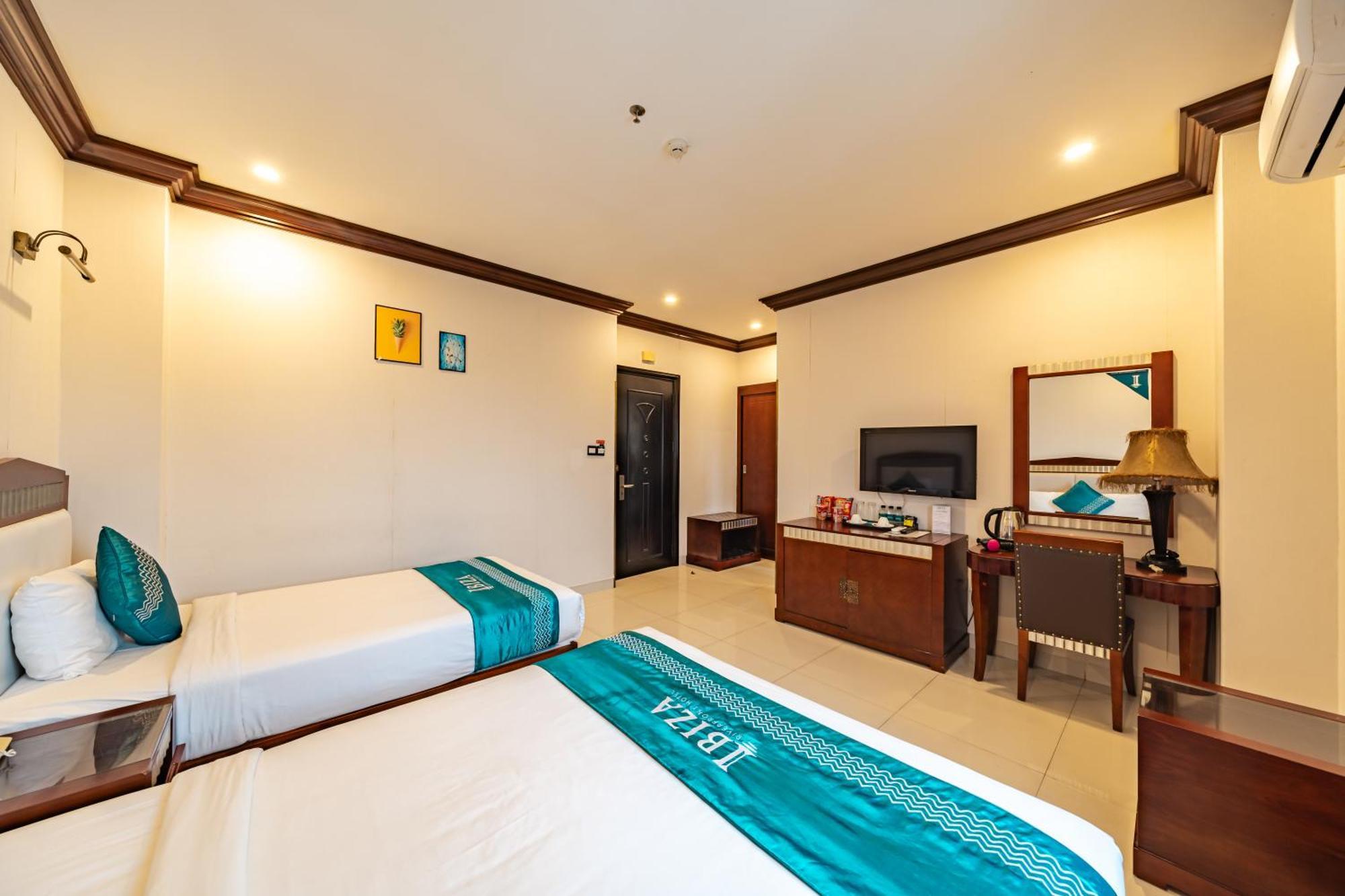 Ibiza Riverfront Da Nang Hotel Powered By Aston Exterior photo