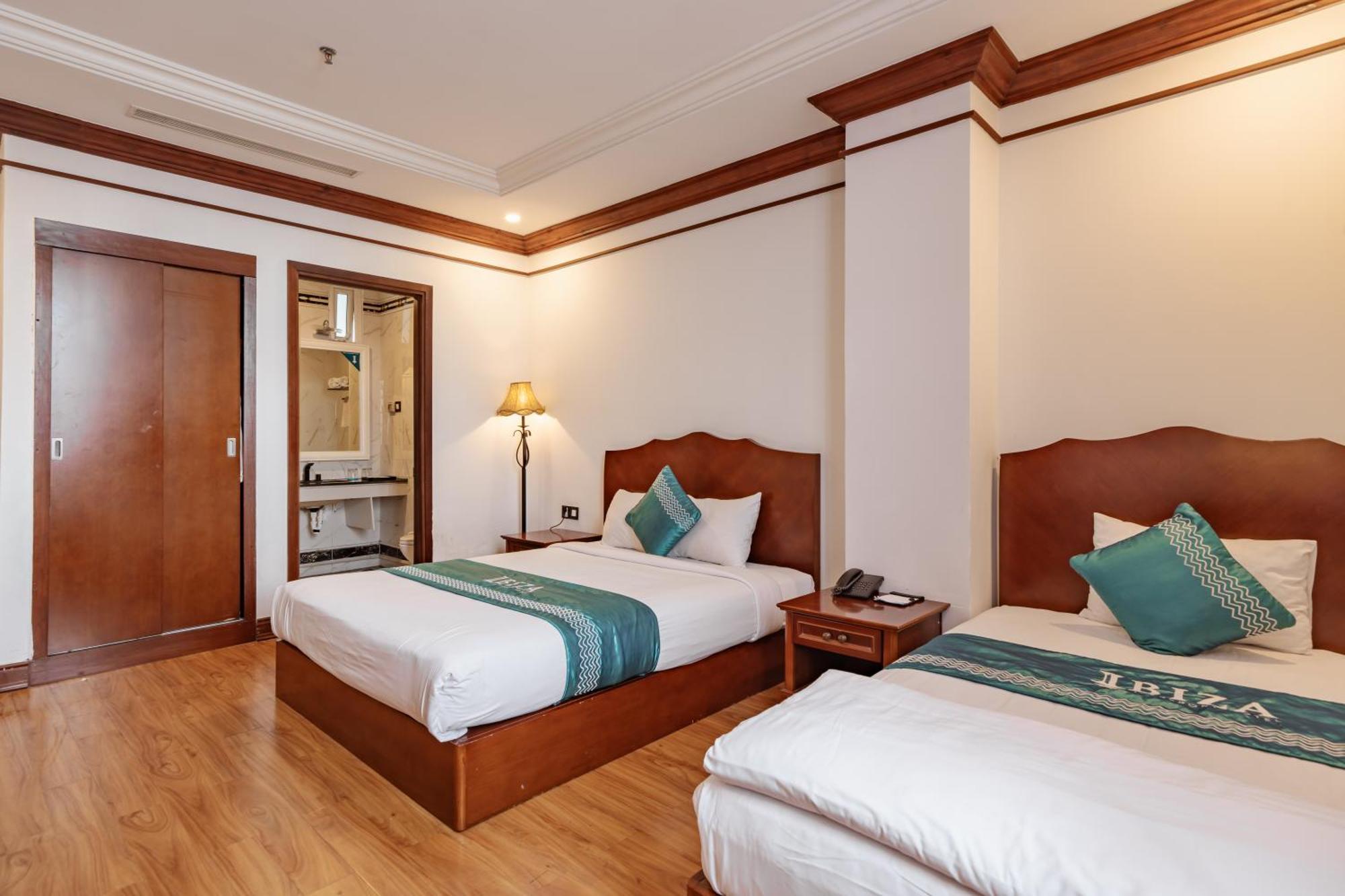 Ibiza Riverfront Da Nang Hotel Powered By Aston Exterior photo