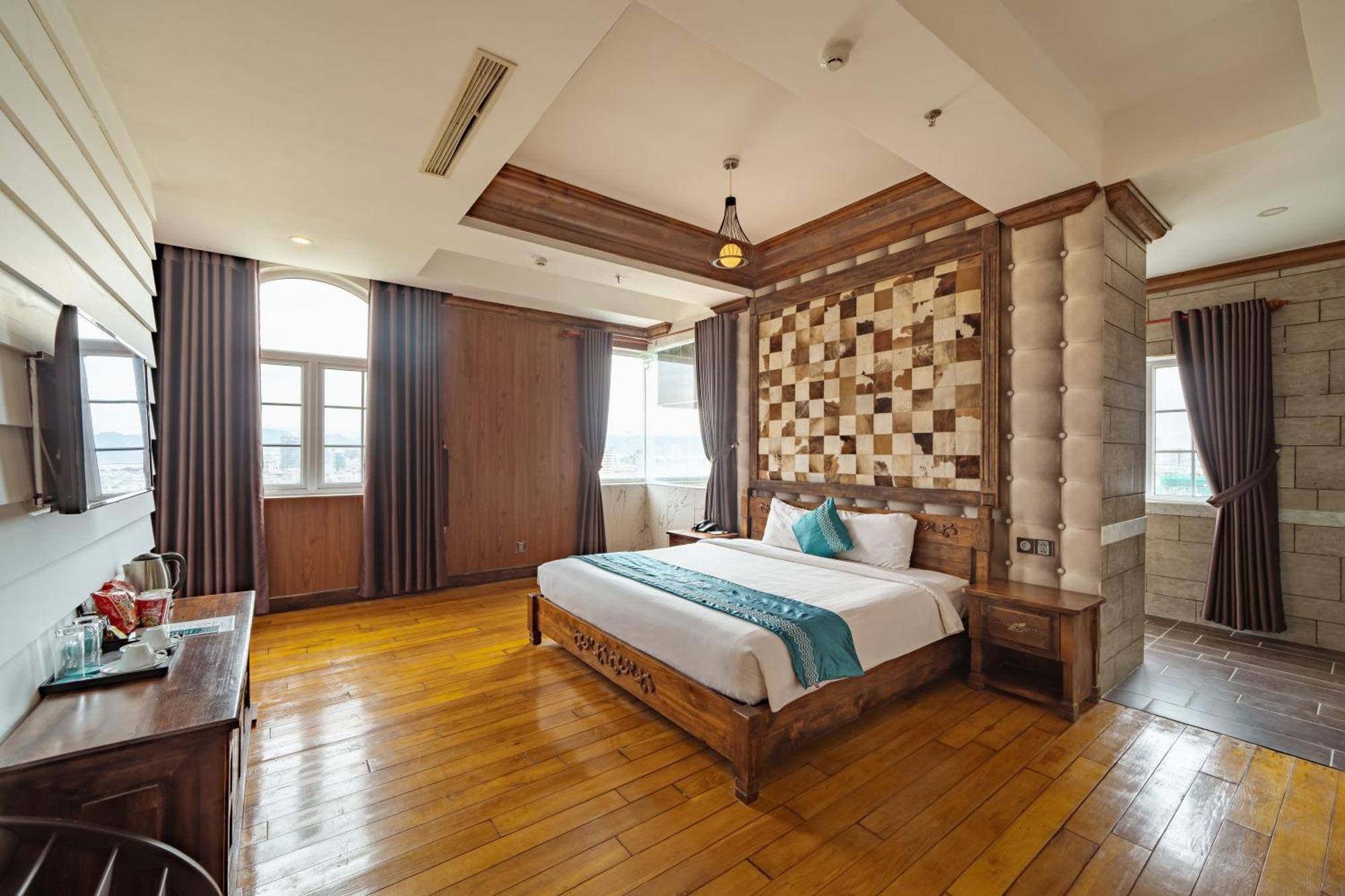 Ibiza Riverfront Da Nang Hotel Powered By Aston Exterior photo