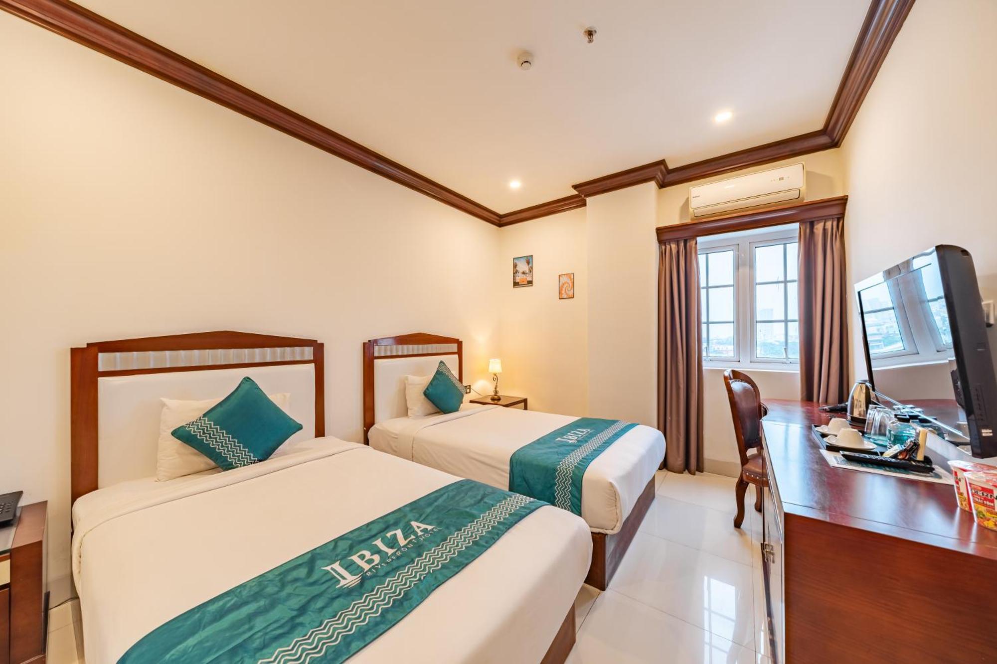 Ibiza Riverfront Da Nang Hotel Powered By Aston Exterior photo
